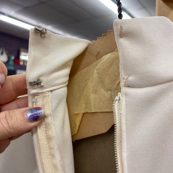 Vintage ivory wedding gown by bianchi Small - Picture 8 of 9